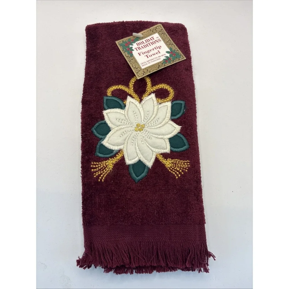 3 Vtg Holiday Traditions Christmas Guest Fingertip Towels Burgundy Fringe NEW‎
